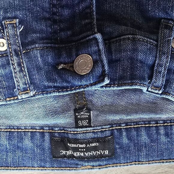 Banana Republic curvy girlfriend blue jean pants. - Picture 2 of 6